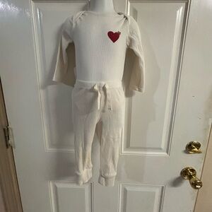 12/18M Baby Gap Baby Grow-With-Me Cream Ribbed/red Heart pants/Bodysuit Set.
